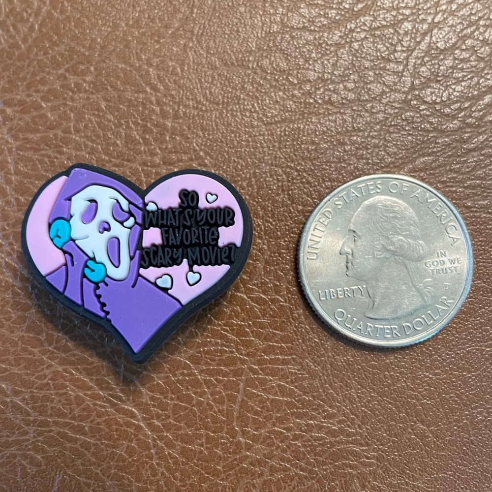 Ghostface Heart “So What’s Your Favorite Scary Movie?” - Picture 4 of 4